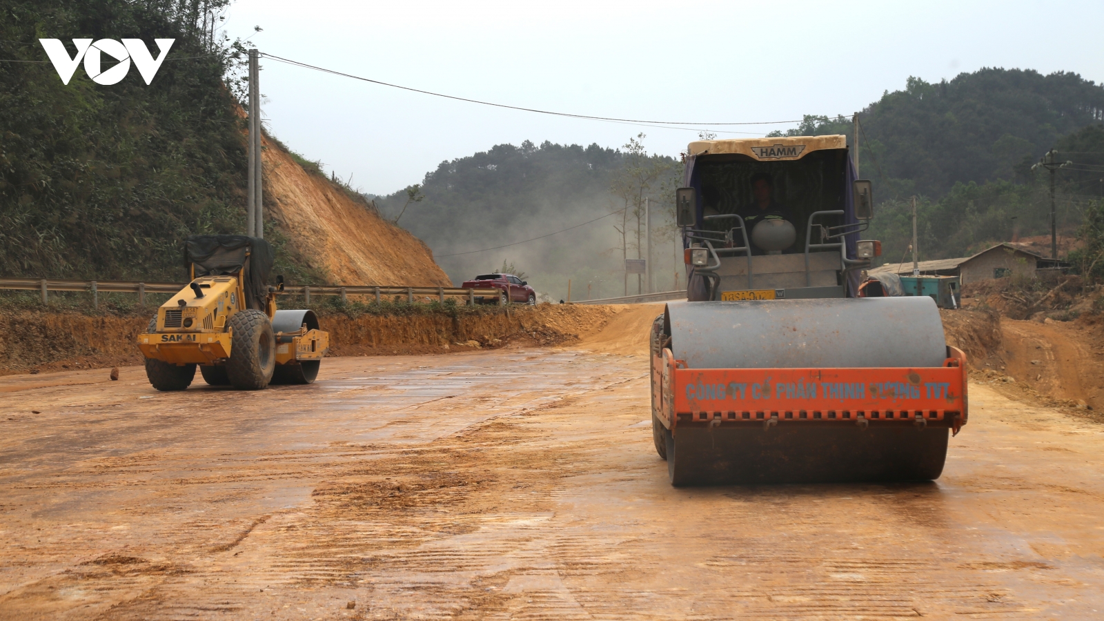 Đẩy nhanh tiến độ thi công dự án cải tạo, nâng cấp Quốc lộ 4B