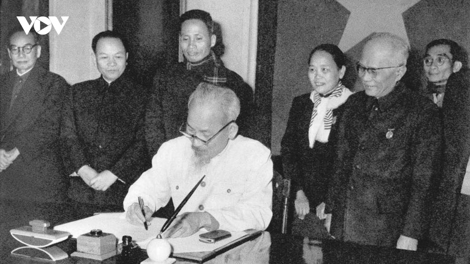 Chủ tịch Hồ Chí Minh, tư tưởng lập hiến và hai bản Hiến pháp đầu tiên