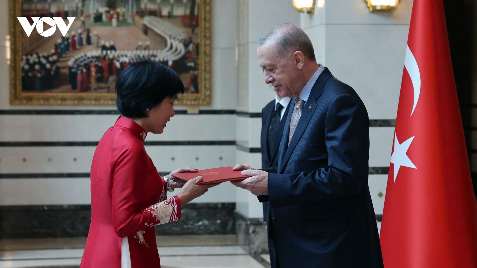 Đại sứ Đặng Thị Thu Hà trình Quốc thư lên Tổng thống Thổ Nhĩ Kỳ Tayyip Erdoğan
