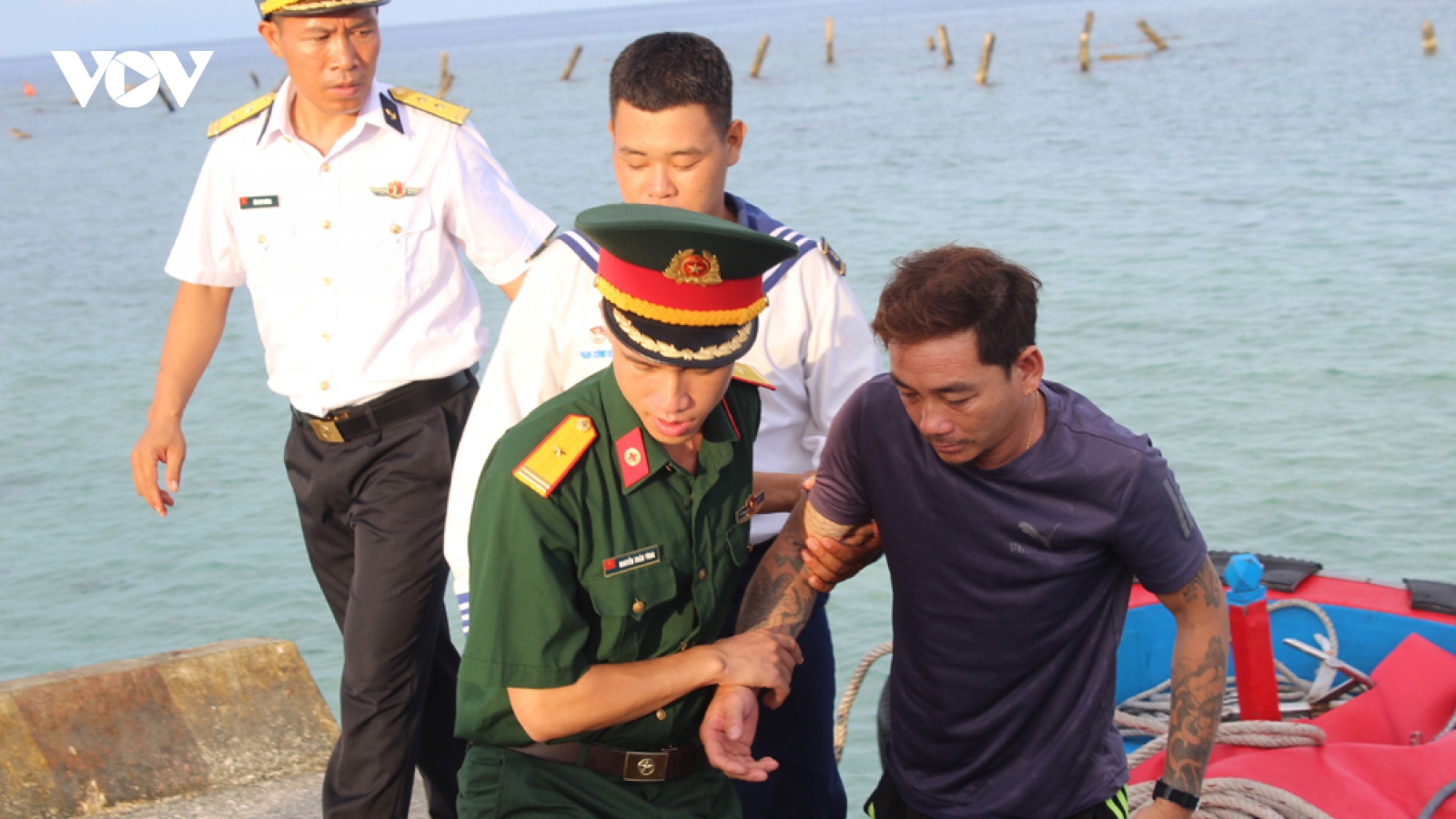 Bệnh xá đảo Song Tử Tây cấp cứu ngư dân giảm áp mức độ nặng