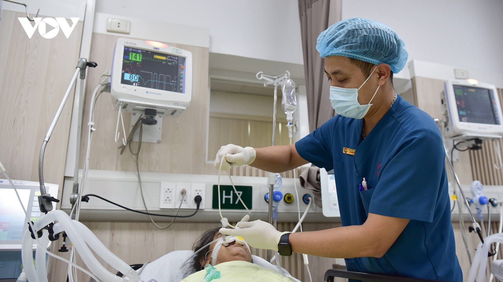 Miễn viện phí toàn dân: Tiến tới một chính sách an sinh đúng nghĩa