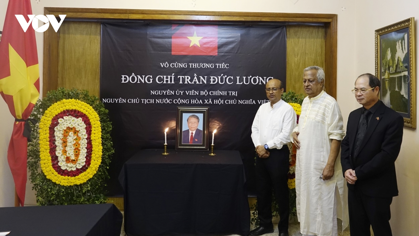 25 đoàn đến viếng nguyên Chủ tịch nước Trần Đức Lương tại Bangladesh