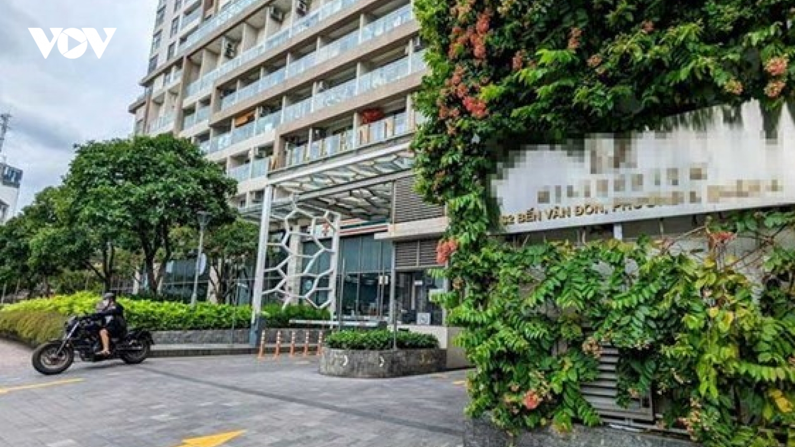 Hoàn tất khám xét nhà hoa hậu Thùy Tiên sau khi bị khởi tố