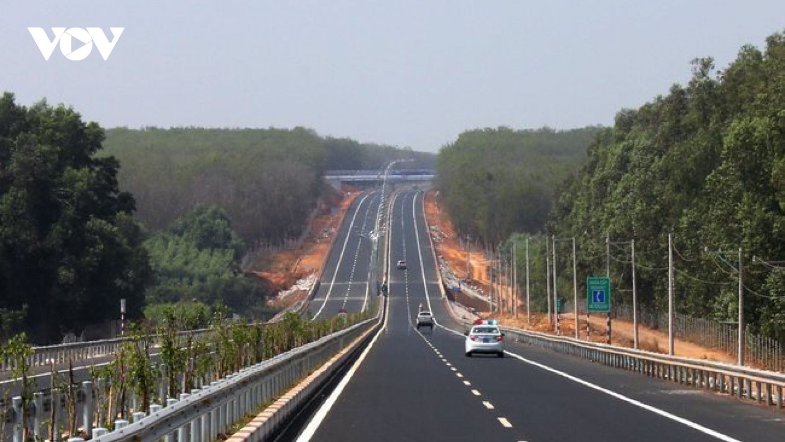 Đề xuất đầu tư hơn 25.000 tỷ đồng xây cao tốc Quảng Ngãi - Măng Đen