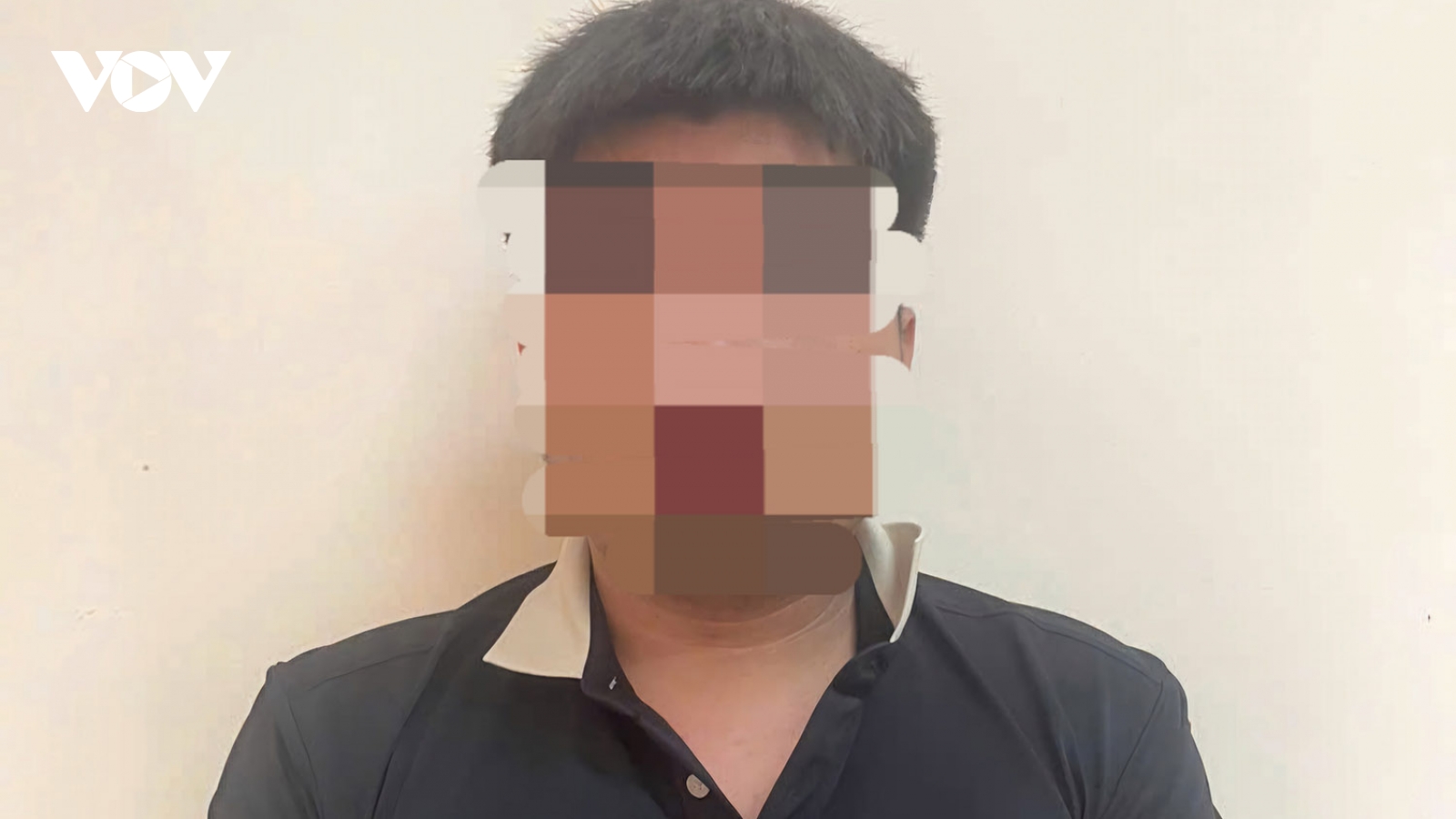 Bắt giữ thanh niên 21 tuổi dùng kim tiêm đâm hàng loạt học sinh rồi quay clip