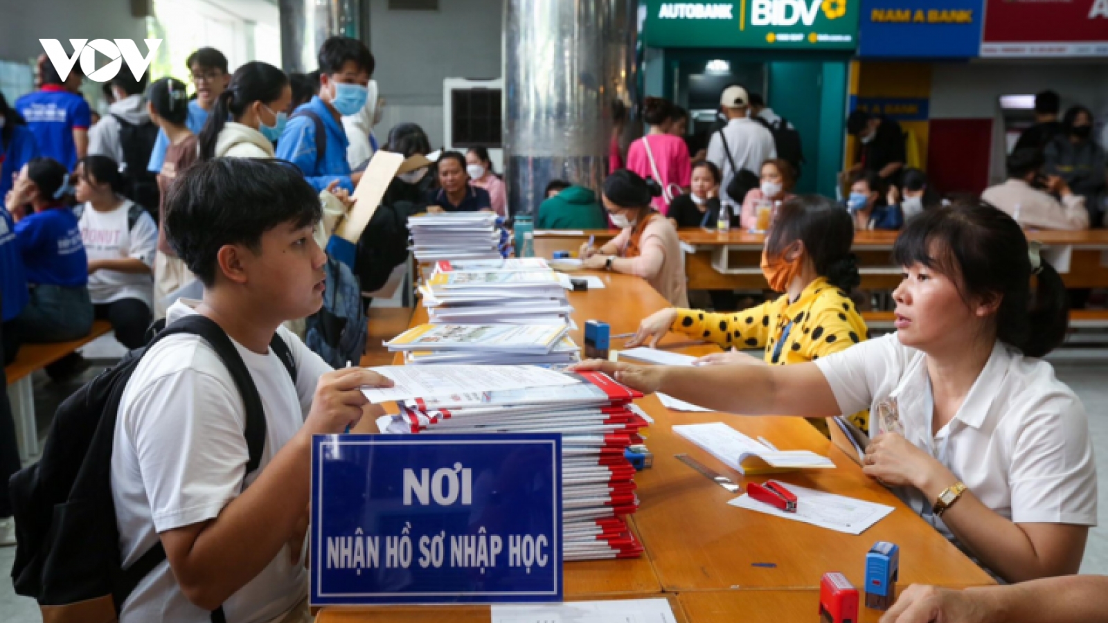 Các trường đại học kinh tế top đầu đồng loạt tăng học phí 2025