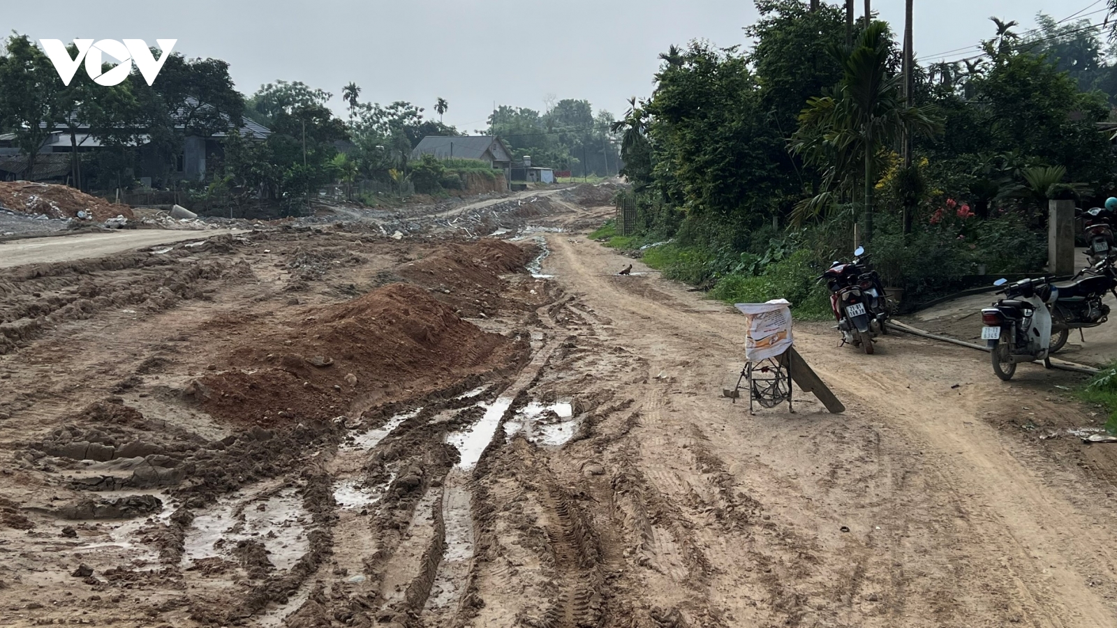 Người dân thôn Hạnh Phúc hoang mang với cách triển khai dự án?