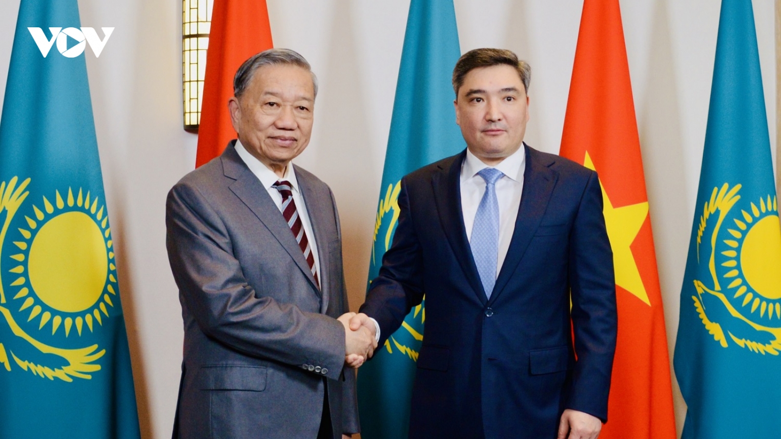 Tổng Bí thư Tô Lâm hội kiến Thủ tướng Cộng hòa Kazakhstan Olzhas Bektenov