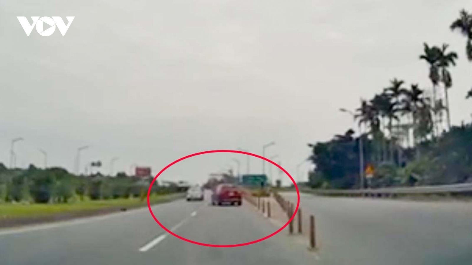 Xử phạt tài xế lùi xe ô tô trên cao tốc cao tốc Hà Nội – Thái Nguyên