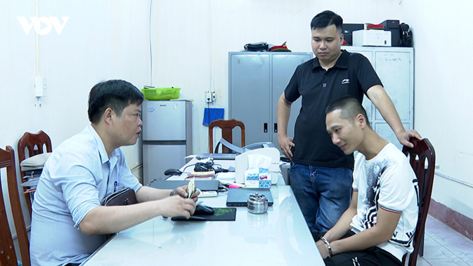 Khởi tố, bắt tạm giam 14 đối tượng mua bán người