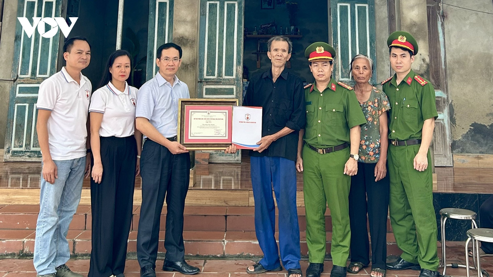 Thăm hỏi, tri ân nam thanh niên dũng cảm cứu 4 học sinh đuối nước ở Phú Thọ