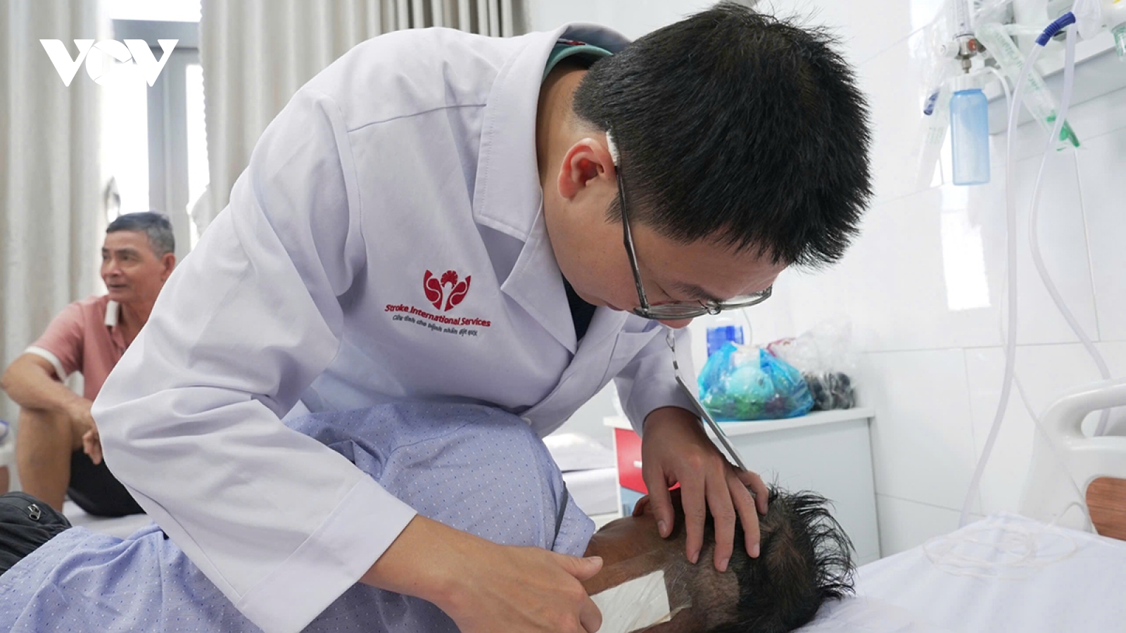 Người đàn ông gãy cột sống cổ suýt liệt tứ chi vì tai nạn bất ngờ