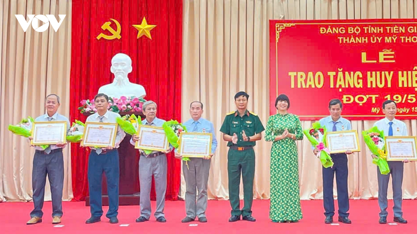 Tiền Giang: Tặng, truy tặng 579 Huy hiệu Đảng cho các đảng viên cao niên tiêu biểu