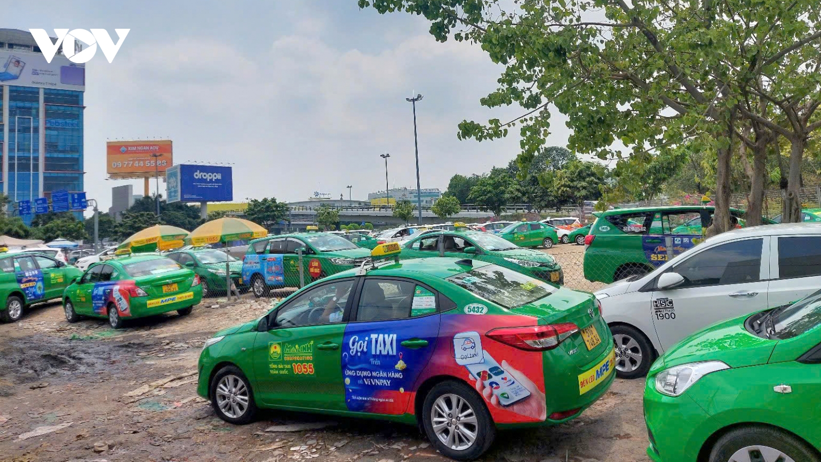 Thu hồi khu đất hơn 3.500m2 từng làm bãi đệm xe taxi cho sân bay Tân Sơn Nhất
