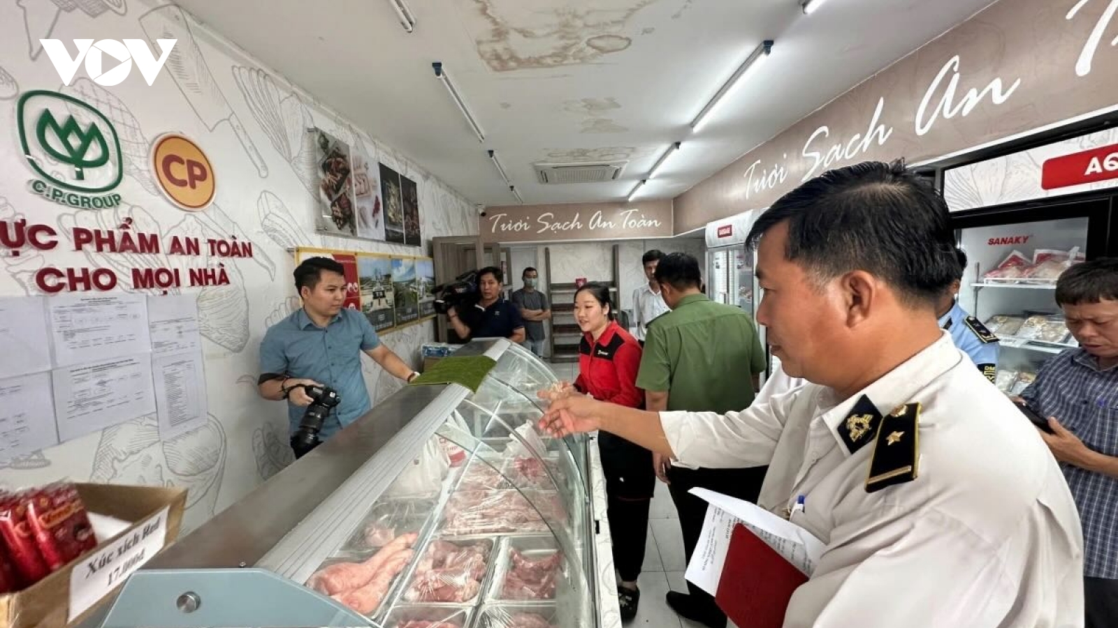 Kiểm tra 4 cửa hàng C.P ở Sóc Trăng thì 3 nơi chứng nhận VSATTP hết hạn