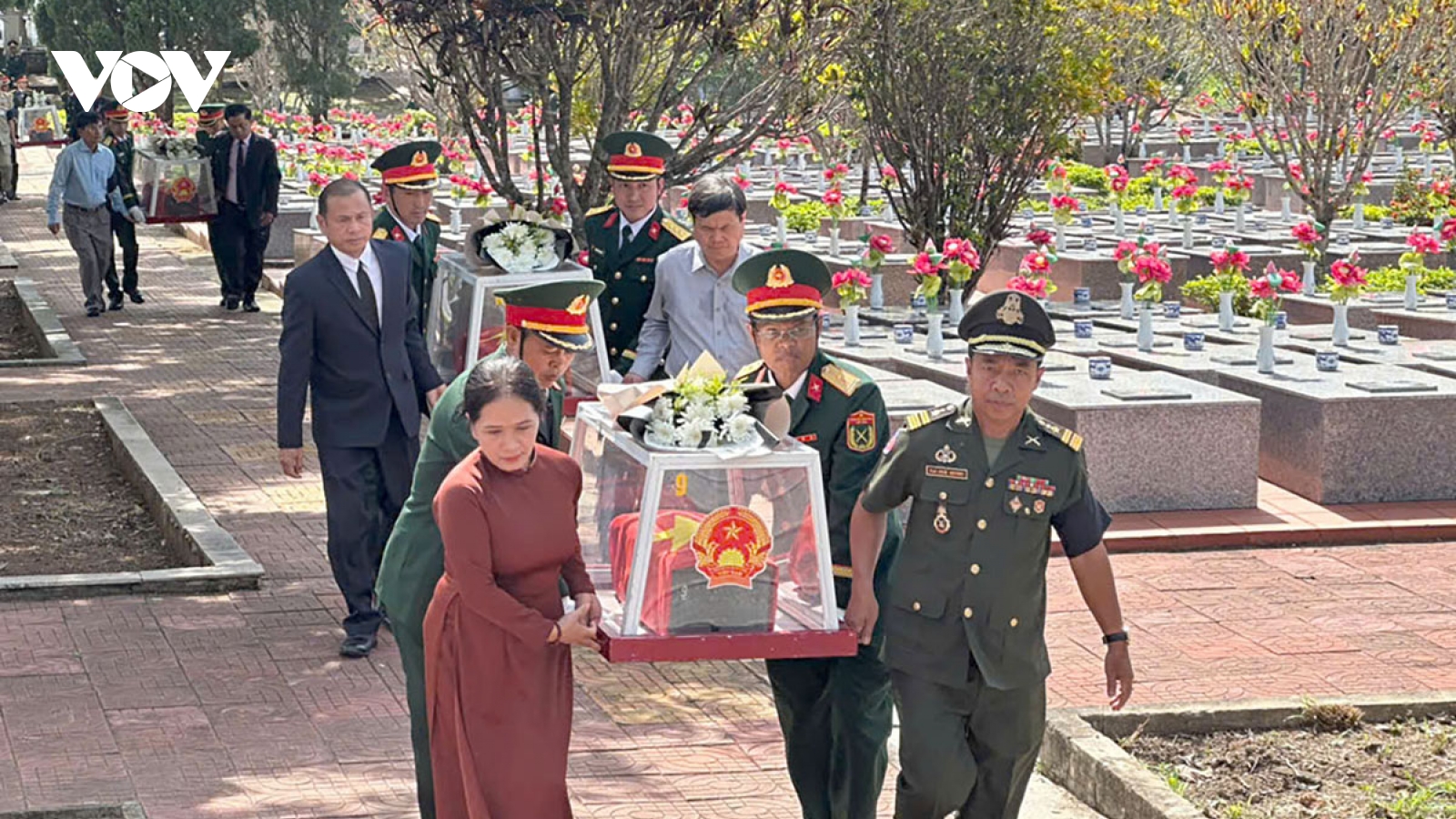 Kon Tum truy điệu, an táng 26 hài cốt liệt sỹ hy sinh tại Lào và Campuchia