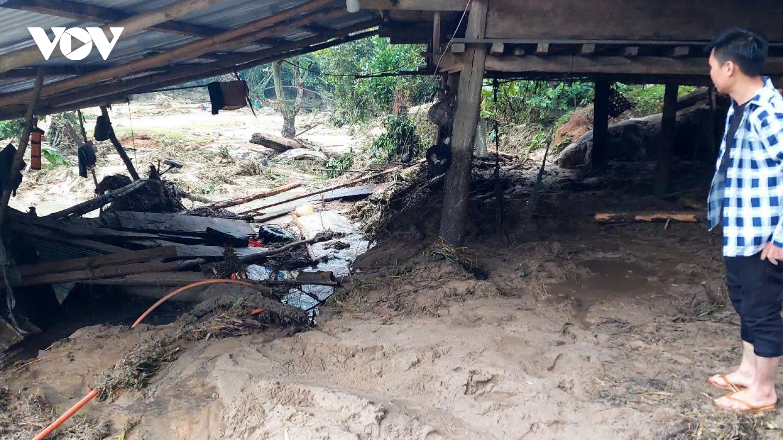 Mưa lũ gây thiệt hại lớn về tài sản của người dân Nghệ An