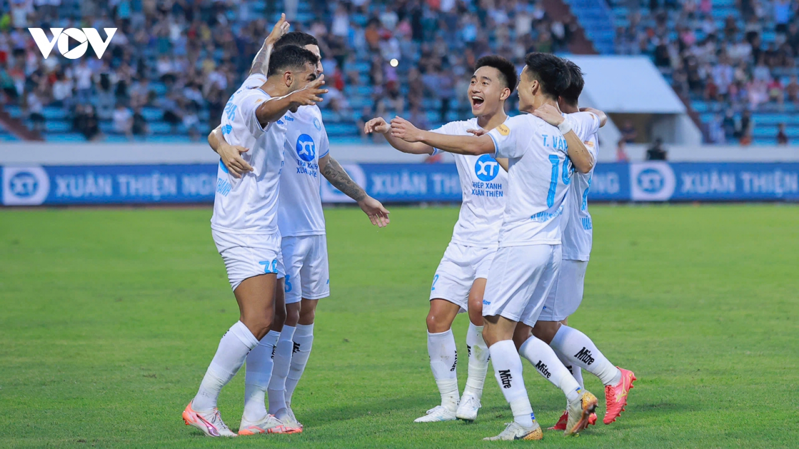 Bảng xếp hạng V-League mới nhất: Nam Định giữ vững ngôi đầu