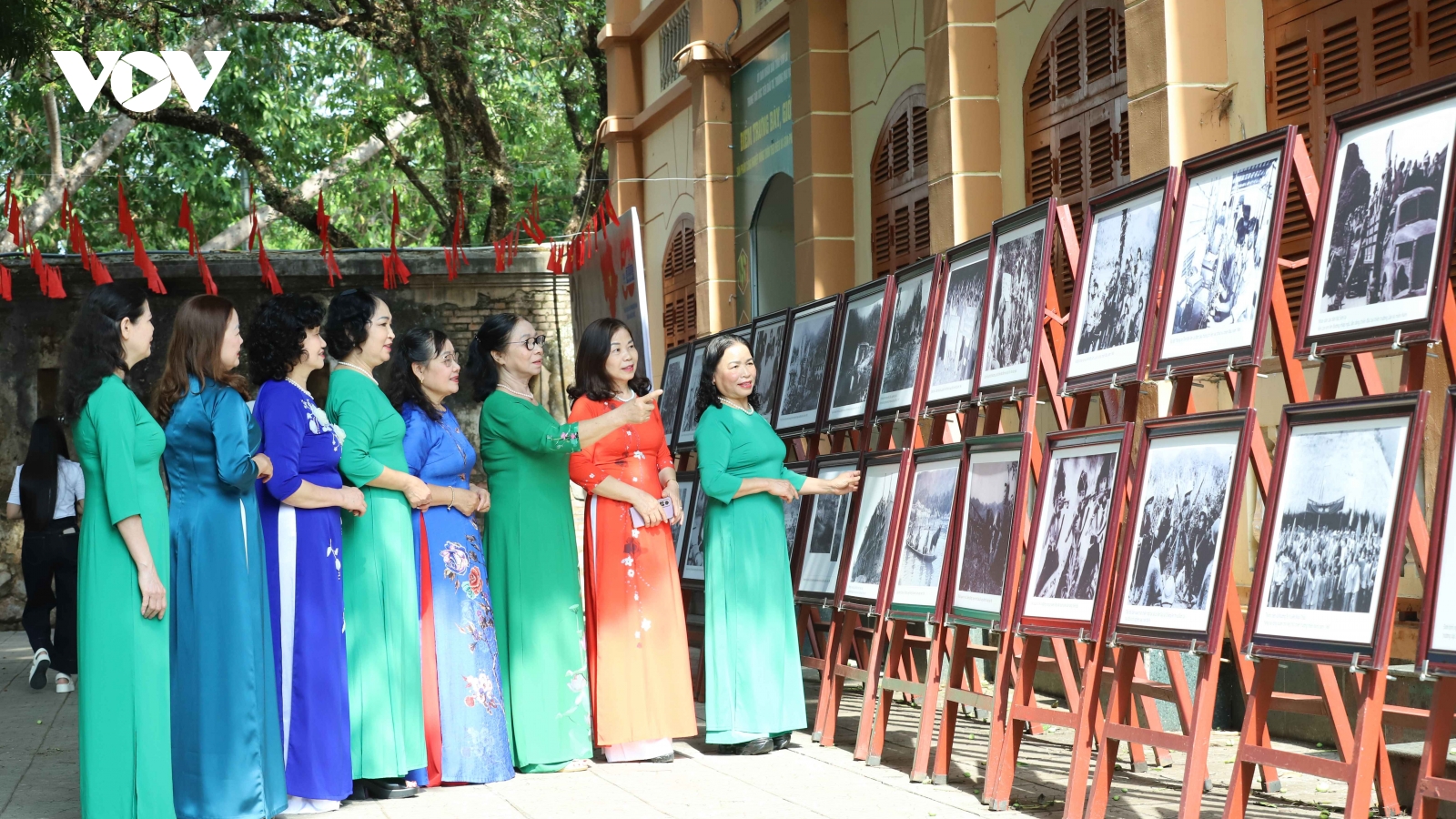 Triển lãm ảnh "Bài ca thống nhất" tại Di tích Quốc gia đặc biệt Nhà tù Sơn La
