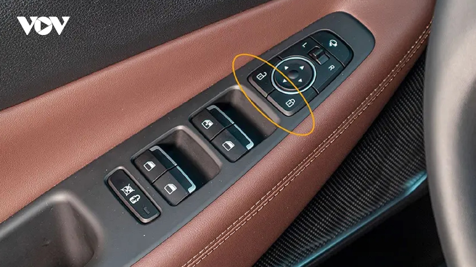 Khoá cửa xe ô tô và những điều thú vị ít người để ý