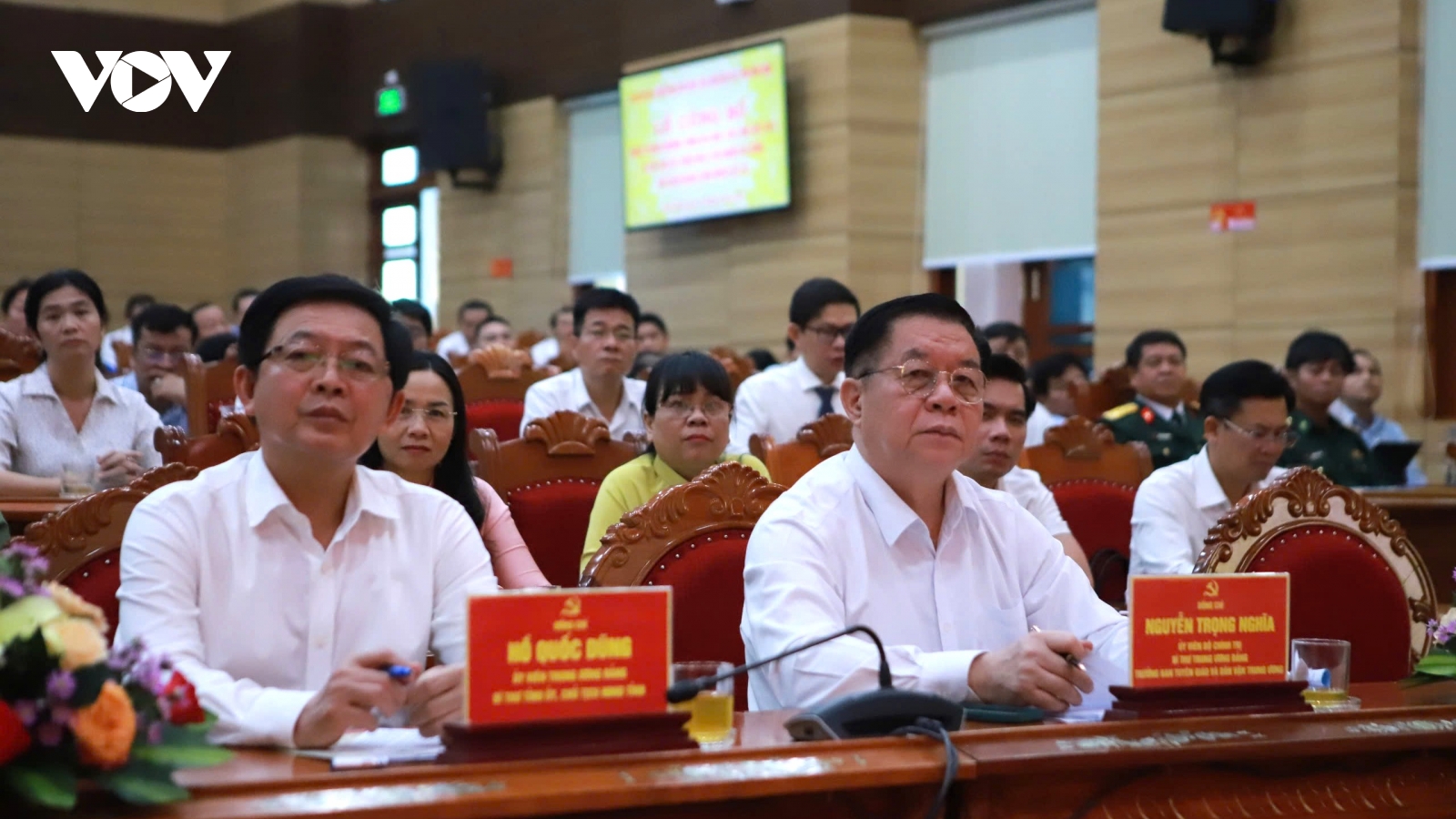 Trưởng Ban Tuyên giáo và Dân vận Trung ương dự lễ hoàn thành xóa nhà tạm,dột nát
