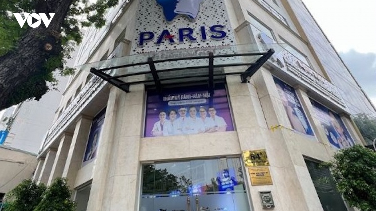 Một phụ nữ tử vong sau nâng ngực, hút mỡ ở Bệnh viện Răng hàm mặt Thẩm mỹ Paris