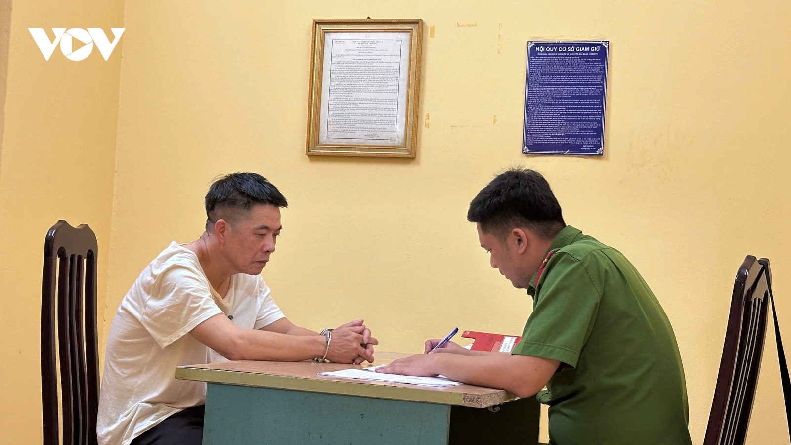 Bắt giữ ba cán bộ xã Tự Nhiên, huyện Thường Tín vì nhận hối lộ