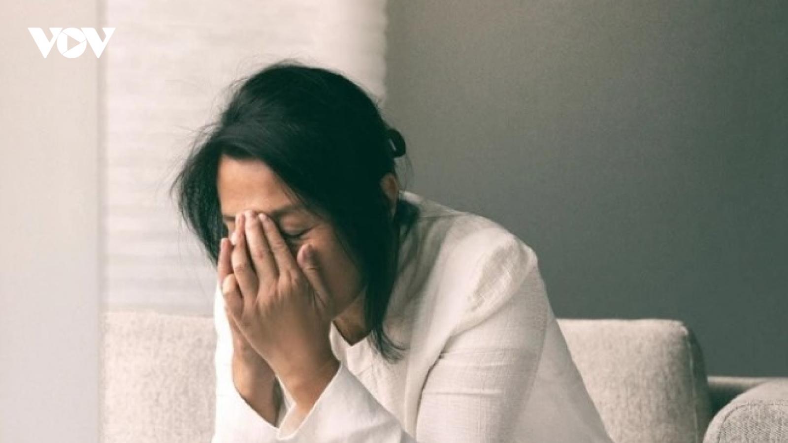 Có nên bán nhà để nuôi giấc mơ du học cho con?