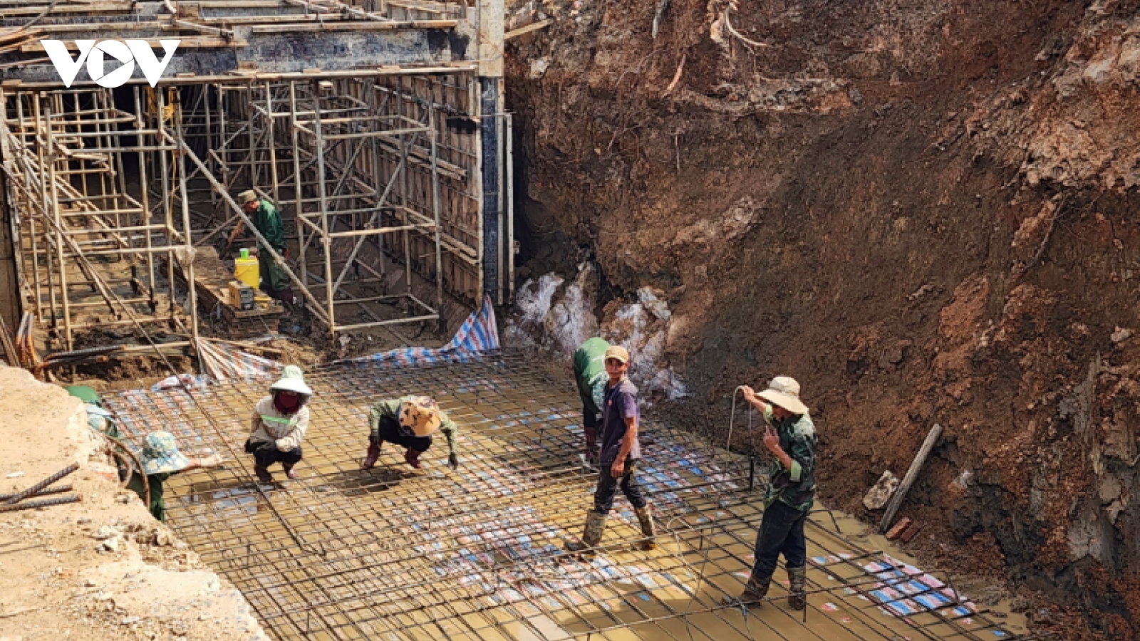 Công trình thoát lũ chạy đua trước mùa mưa ở Sơn La