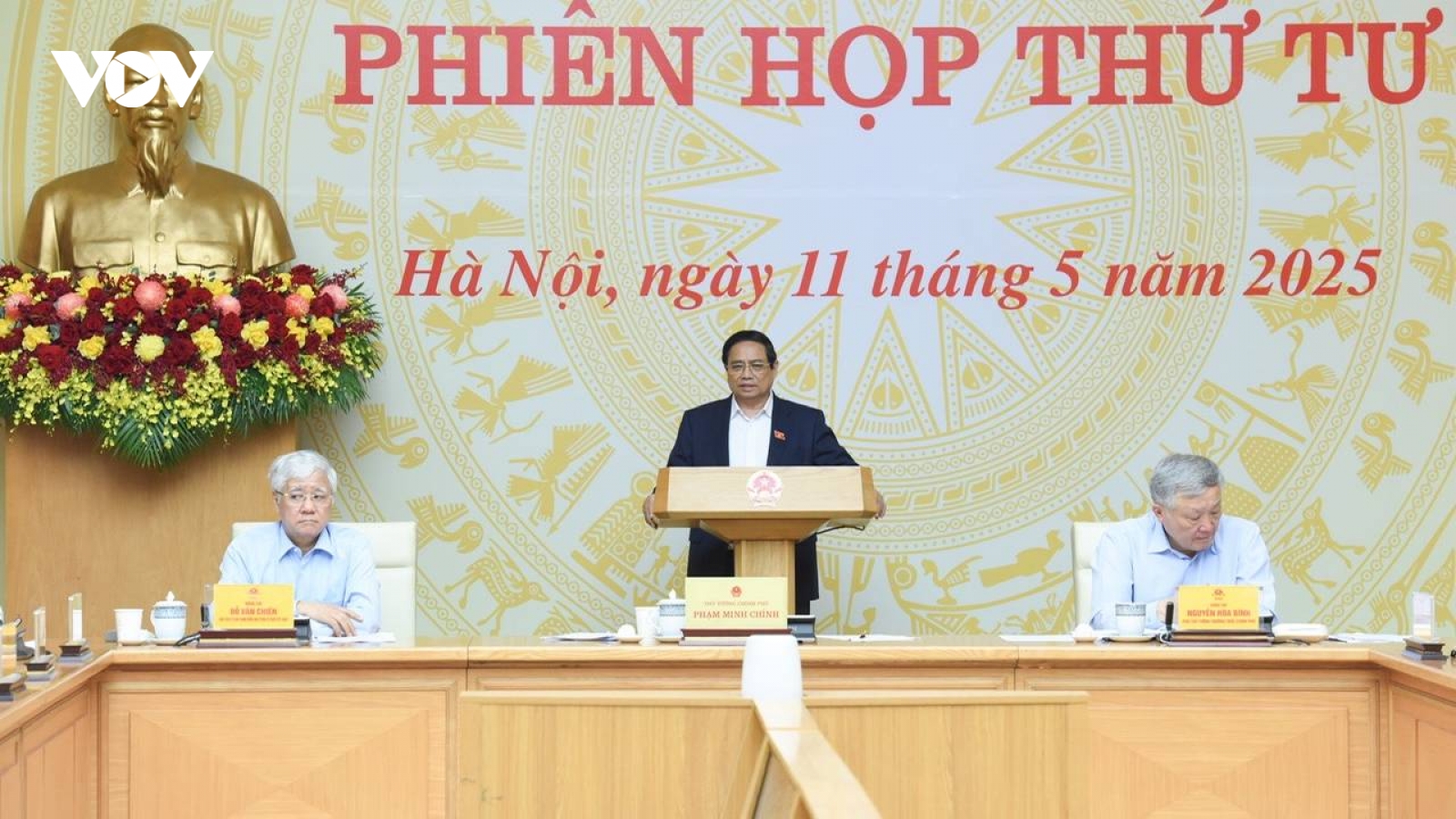 Thủ tướng: Không để người dân nào phải ở trong nhà tạm, nhà dột nát