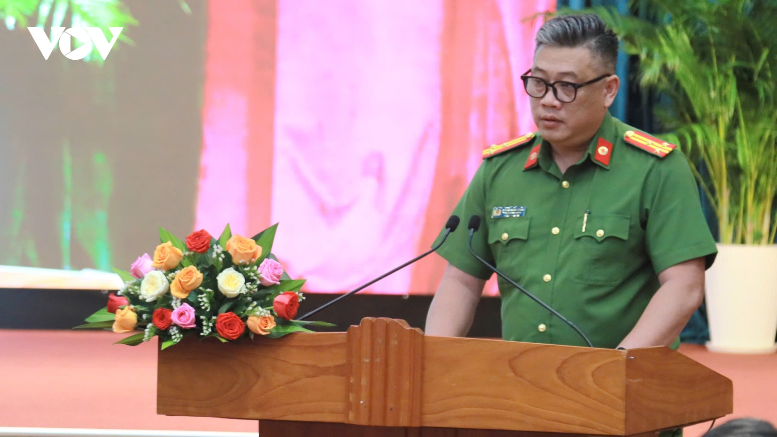 Khởi tố 8 bị can về hành vi tàng trữ, vận chuyển hàng cấm và buôn bán hàng giả