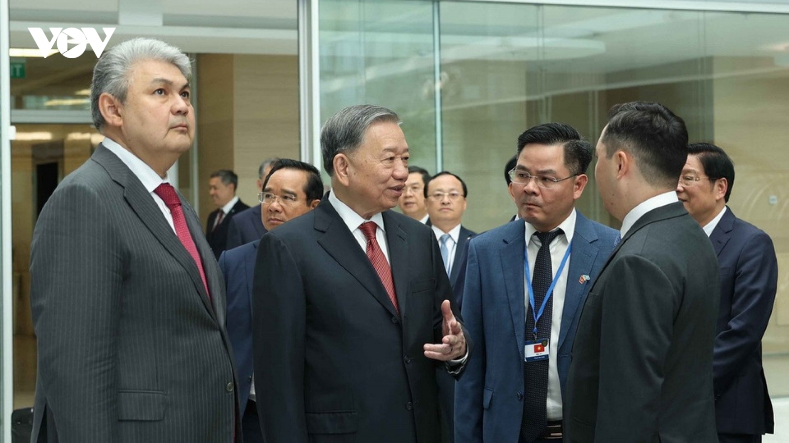 Tổng Bí thư Tô Lâm thăm Trung tâm Tài chính Quốc tế Astana
