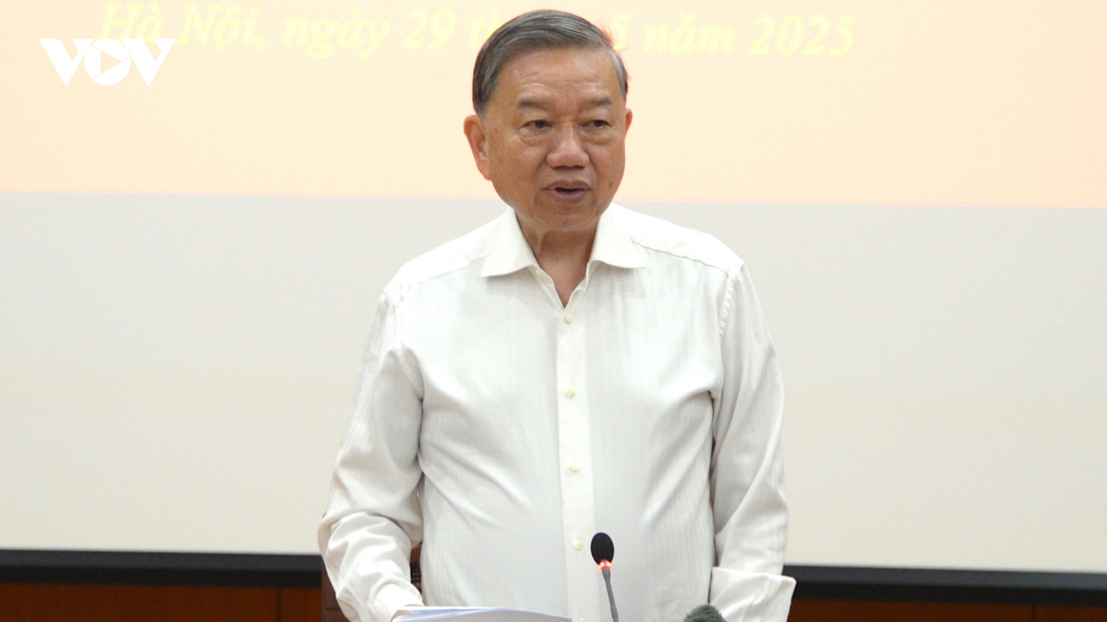 Tổng Bí thư chủ trì phiên họp về phát triển khoa học, công nghệ và chuyển đổi số