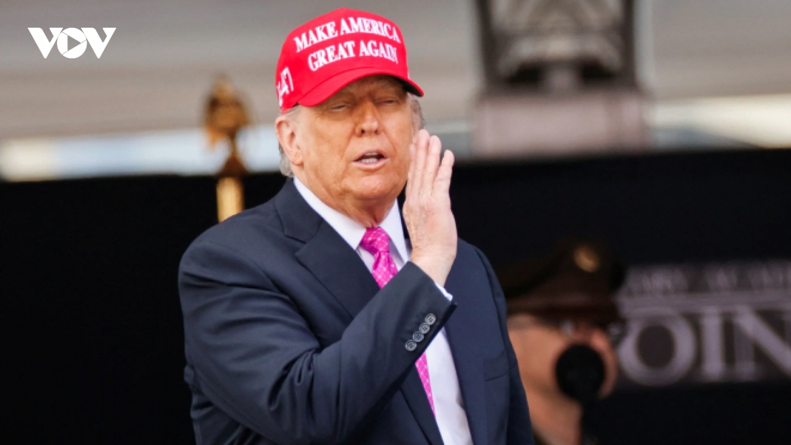 Căng thẳng xuyên Đại Tây Dương tạm lắng sau quyết định hoãn thuế của ông Trump