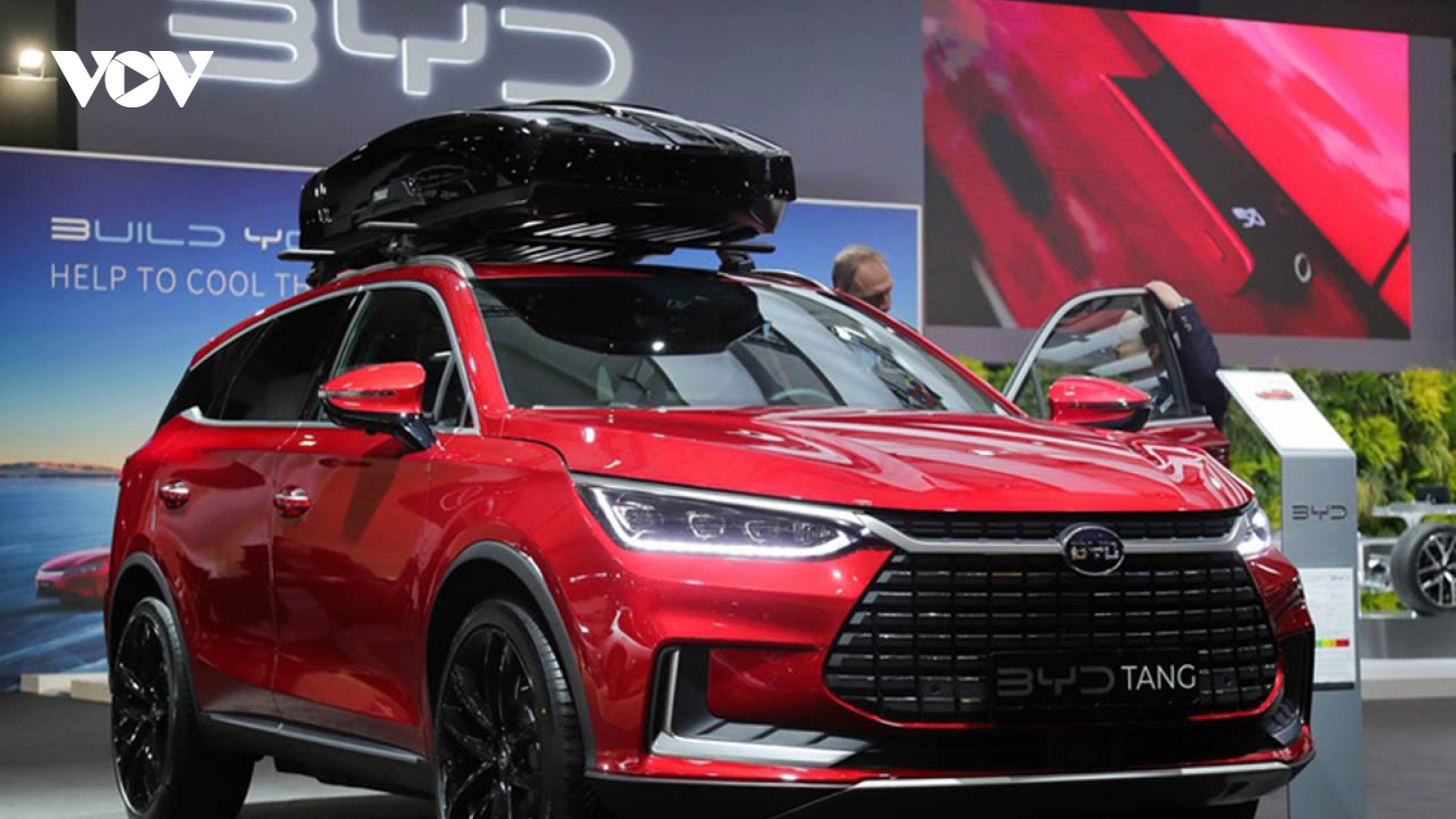 BYD lần đầu tiên vượt Tesla về doanh số bán xe thuần điện tại châu Âu