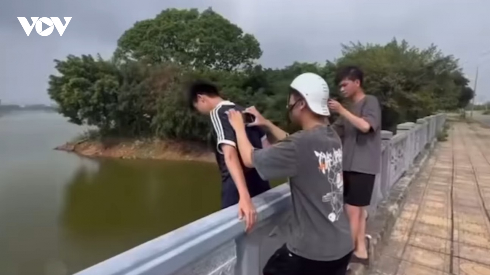 2 sinh viên tử vong khi quay clip diễn tả cứu người bị đuối nước