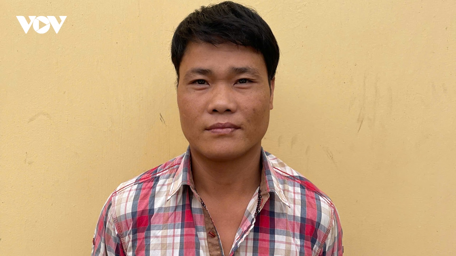 Bắt đối tượng say rượu đi vào đường cấm, xô đẩy cán bộ công an
