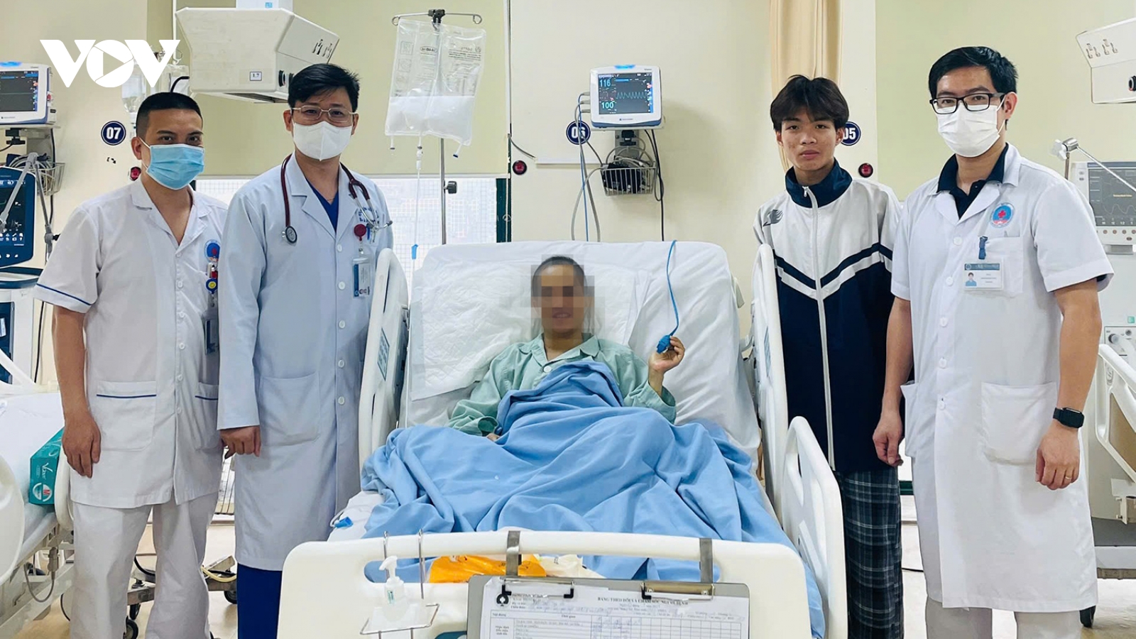 Bệnh nhân 43 tuổi có hàng tỷ virus viêm gan B trong máu