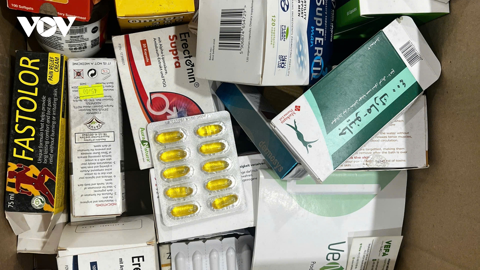 Công an Hà Nội triệt xóa ổ nhóm sản xuất thuốc giả lớn nhất từ trước tới nay