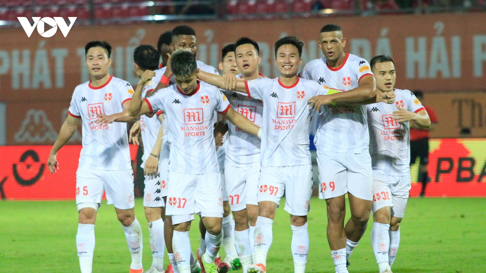 Cuộc đua “Vua phá lưới” V-League 2024/2025: Kịch tính, khó lường