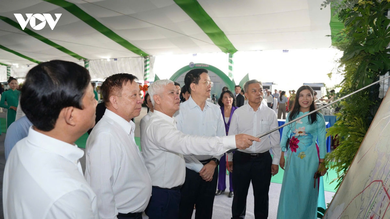 Phó Thủ tướng dự lễ động thổ 2 khu công nghiệp công nghệ cao tại Bình Dương