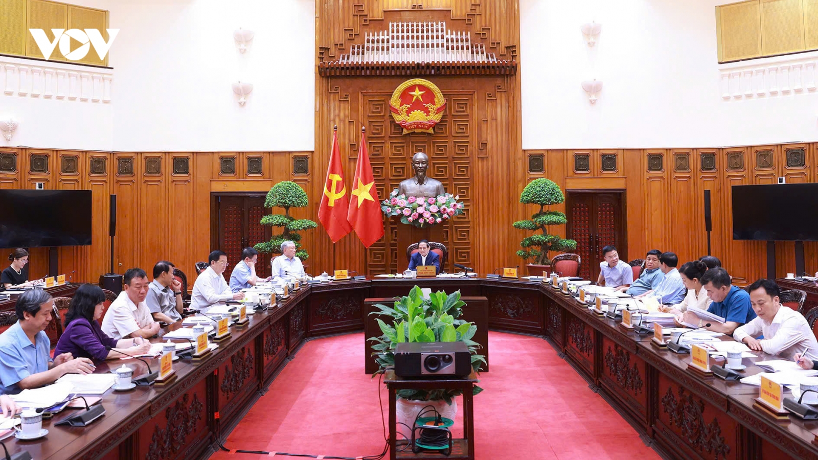 Thủ tướng: Phấn đấu miễn viện phí cho nhân dân sớm nhất có thể