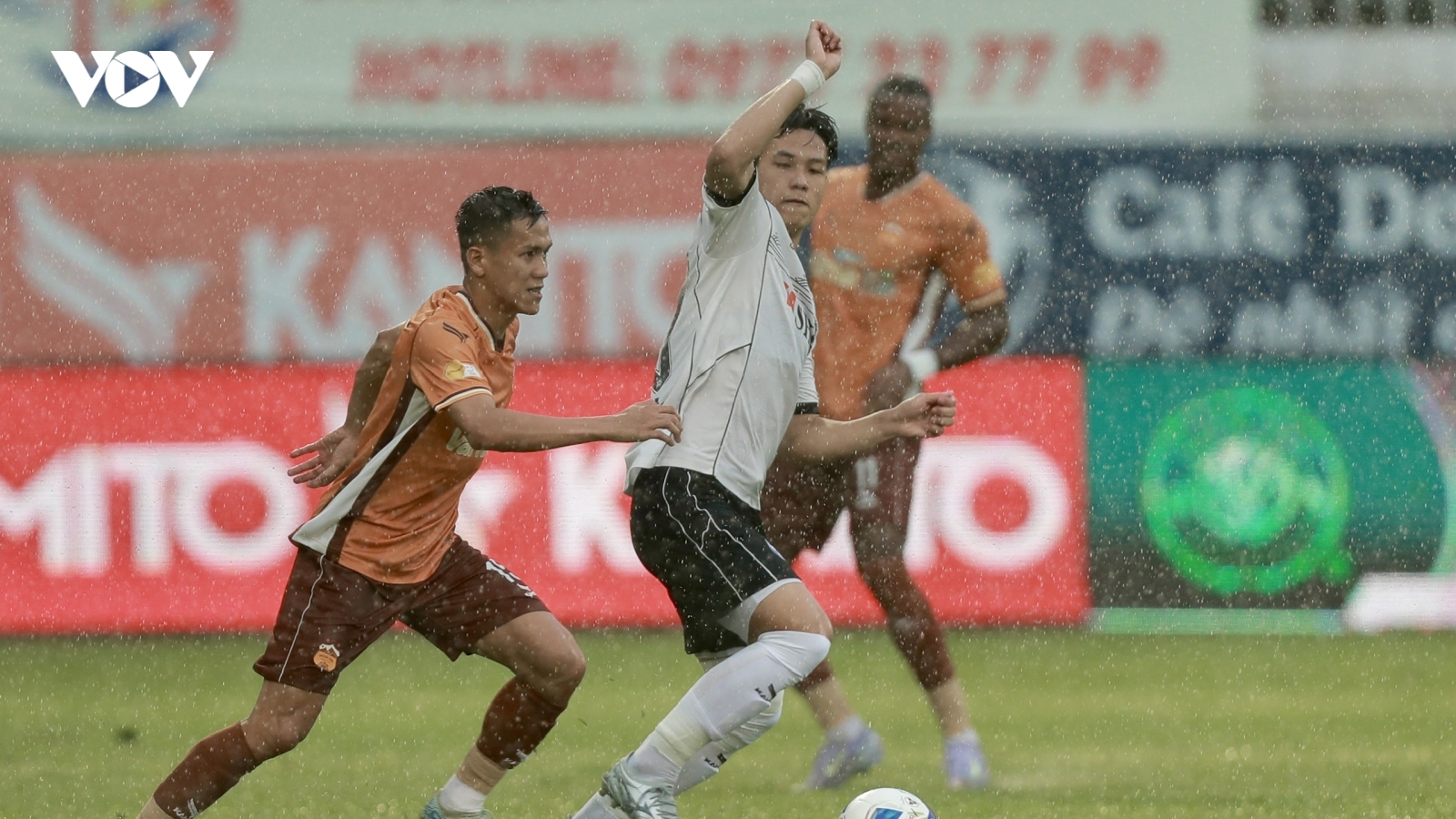 HAGL cần điều kiện gì để chính thức trụ hạng ở V-League?