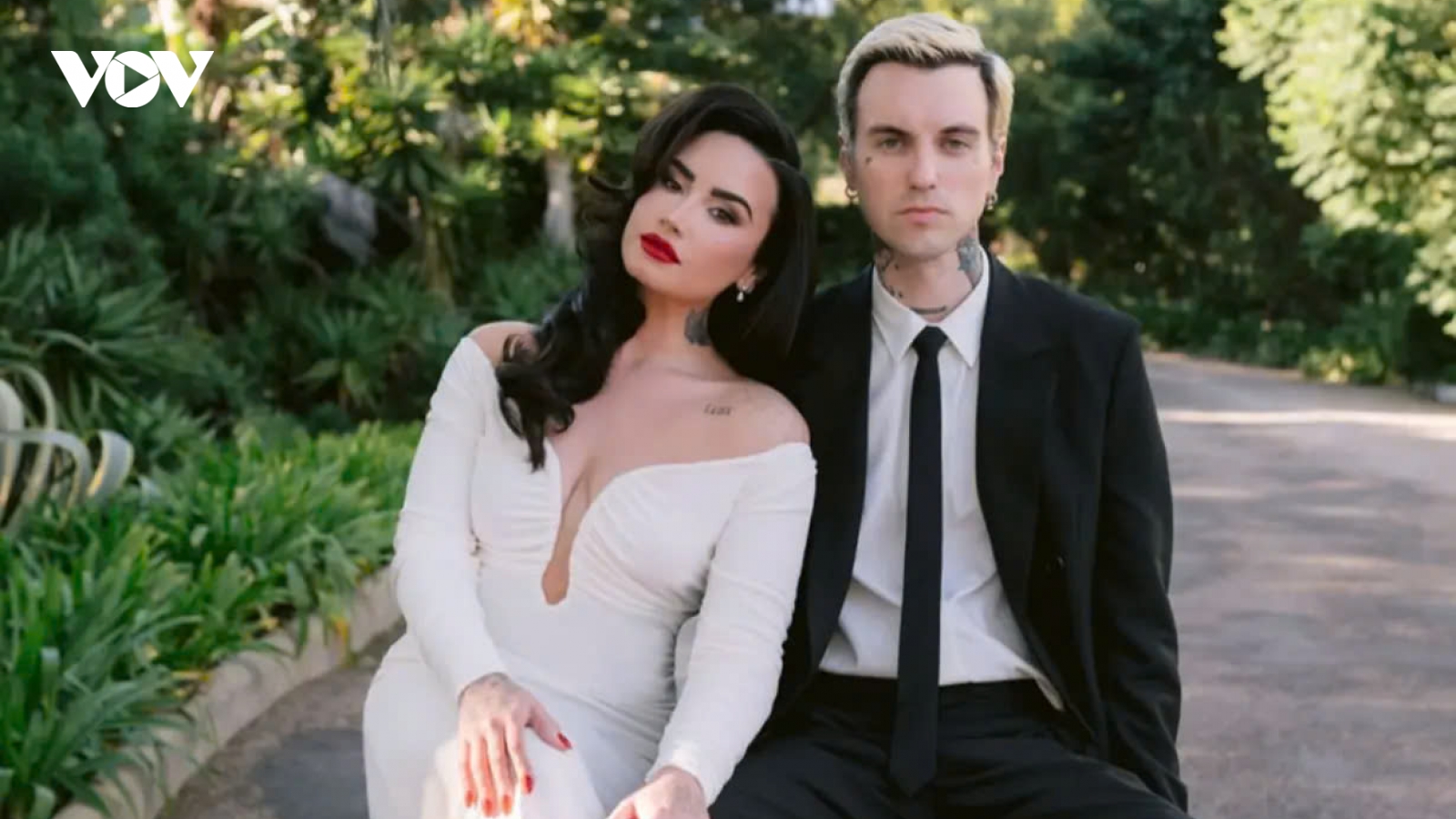 Chuyện tình lãng mạn của Demi Lovato và hôn phu nhạc sĩ