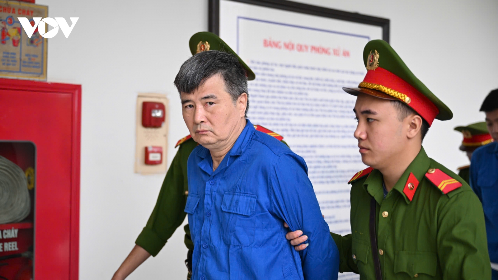 Dẫn giải cựu Vụ phó Nguyễn Lộc An hầu toà trong vụ "gợi ý" doanh nghiệp chi tiền