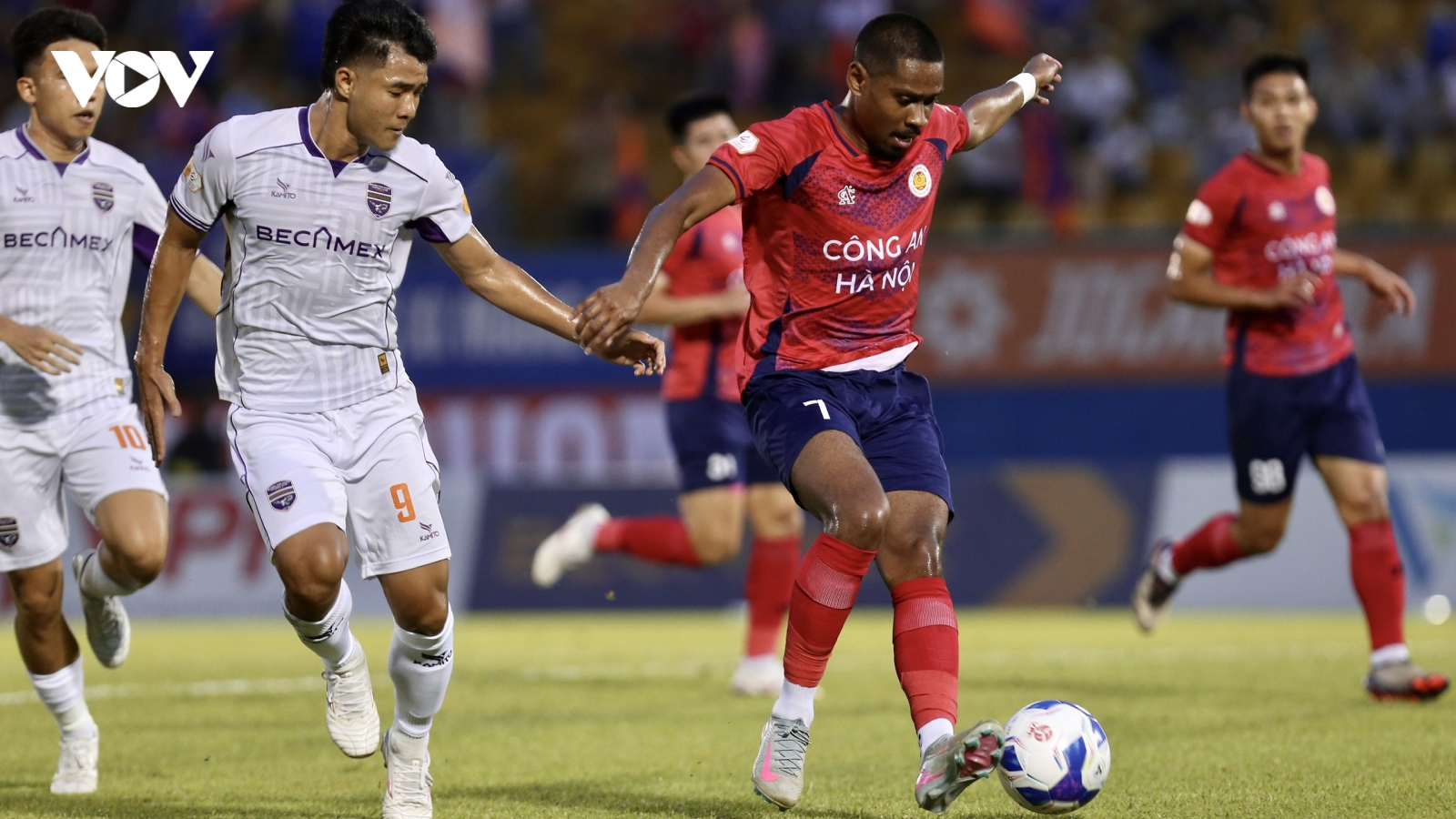 CLB CAHN rộng cửa giành huy chương tại V-League 2024/2025