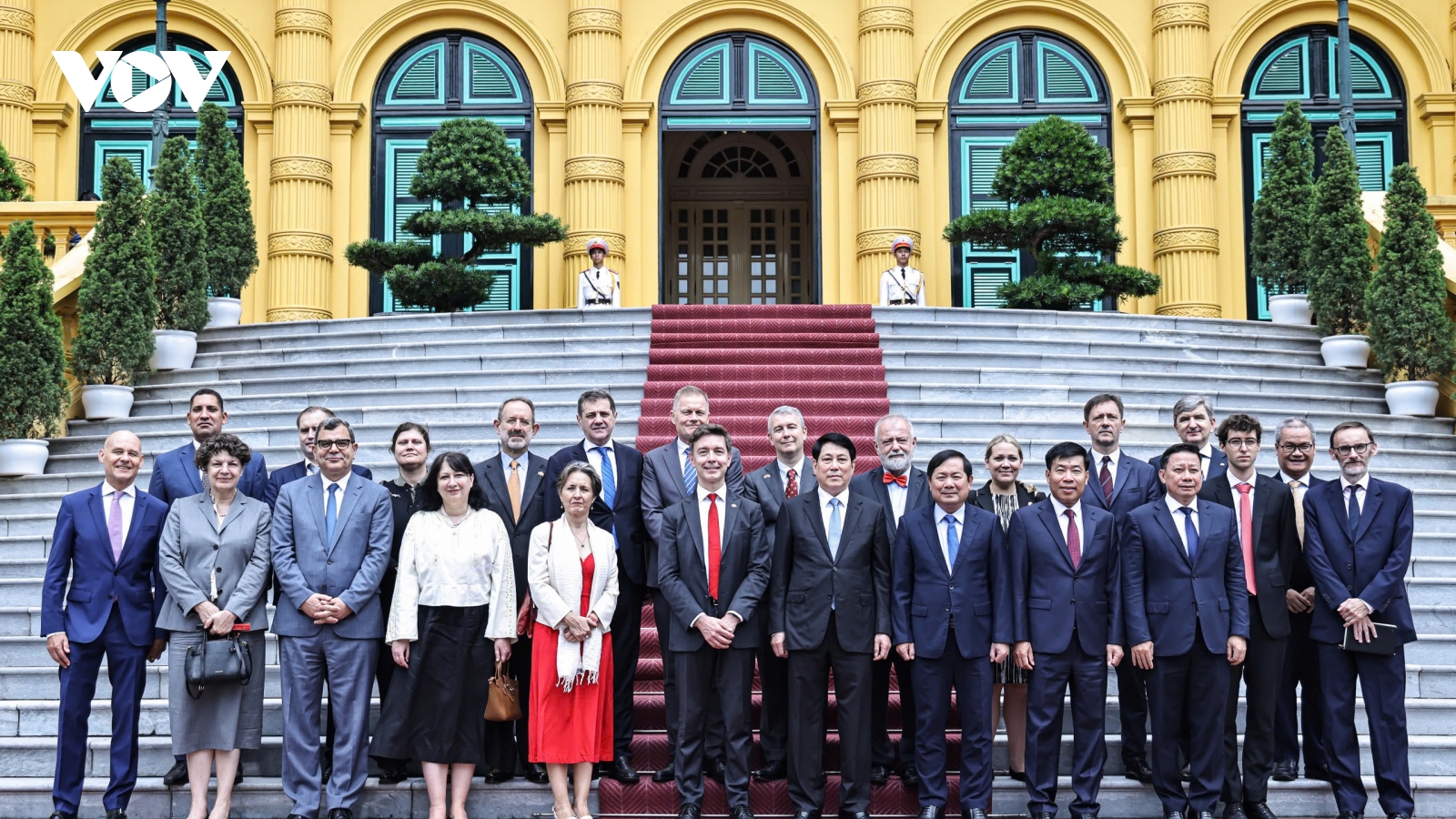 Chủ tịch nước tiếp đại sứ các nước thành viên Liên minh châu Âu tại Việt Nam