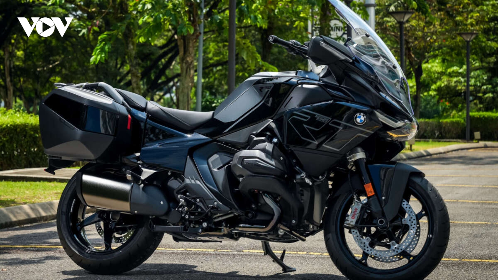 BMW Motorrad R 1300 RT 2025 chính thức ra mắt tại Malaysia
