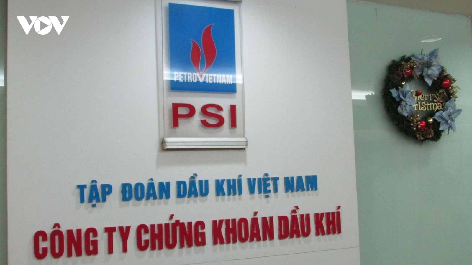 Vướng 1 loạt sai phạm, Công ty chứng khoán Dầu Khí bị xử phạt gần 900 triệu đồng