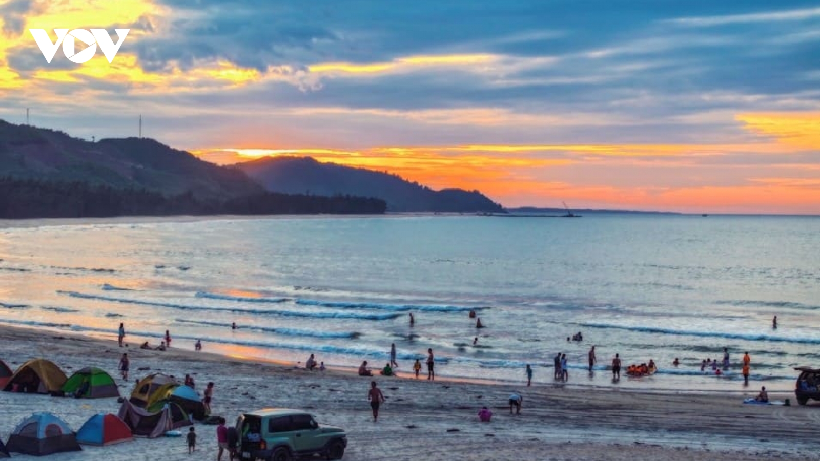 Summer in Hue, from sea breeze to mountain mist